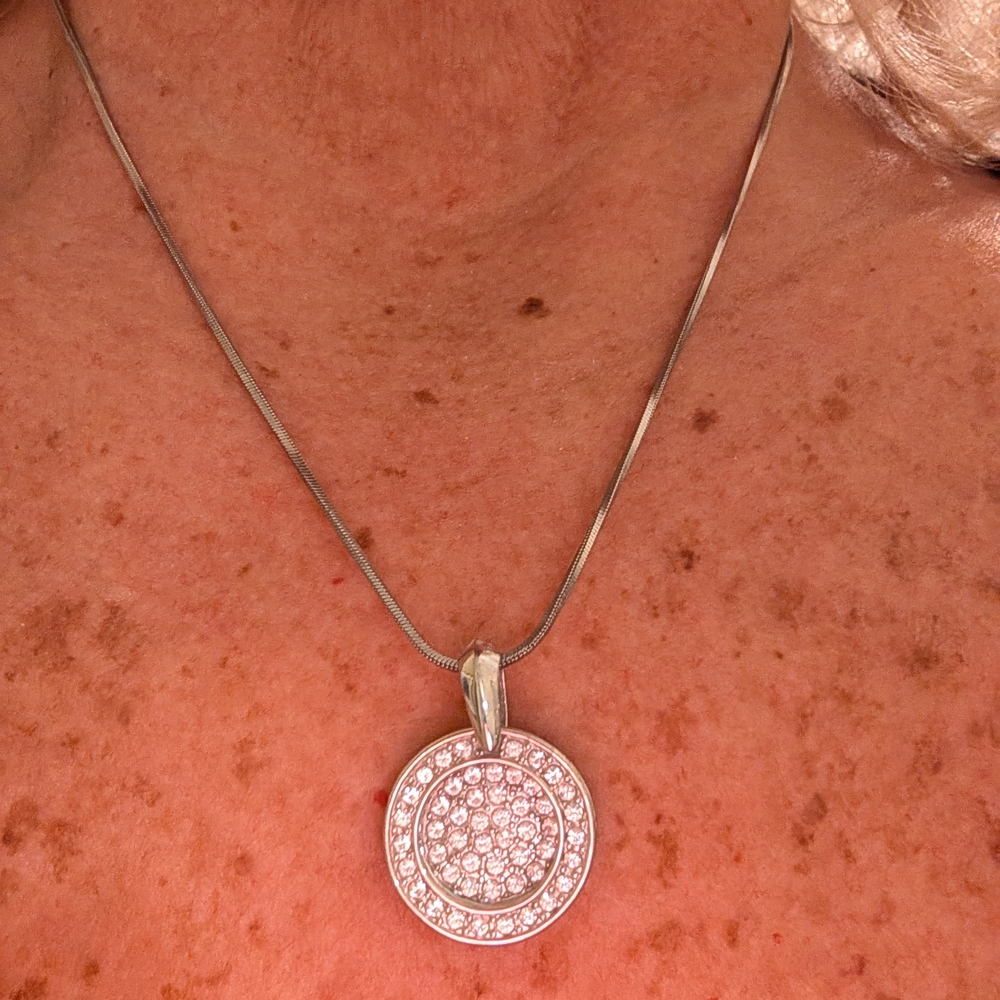 Elegant Silver Pendant Necklace